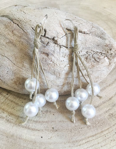 orecchini pendenti spago - perline bianche – atelier Le Sphere
